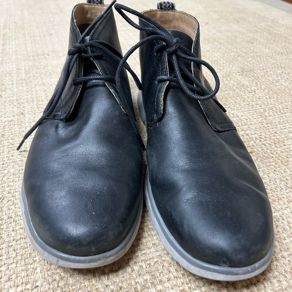 Men’s size 11 UGG Chukka Leather Boots - Picture 1 of 6